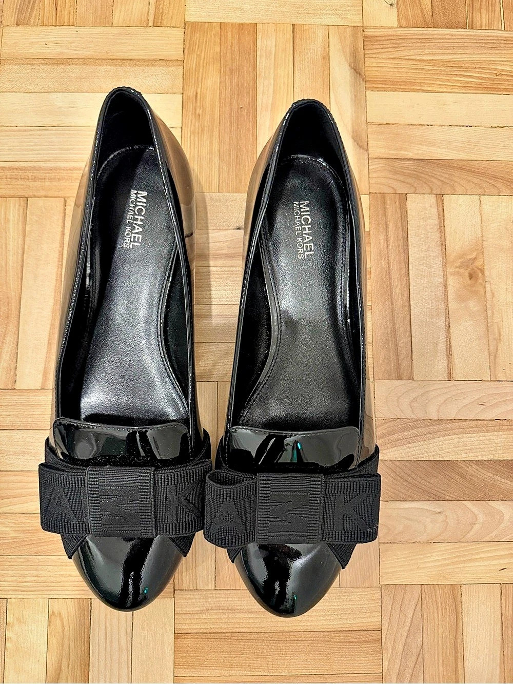 Michael Kors Black Patent Bow Flats US 8.5M